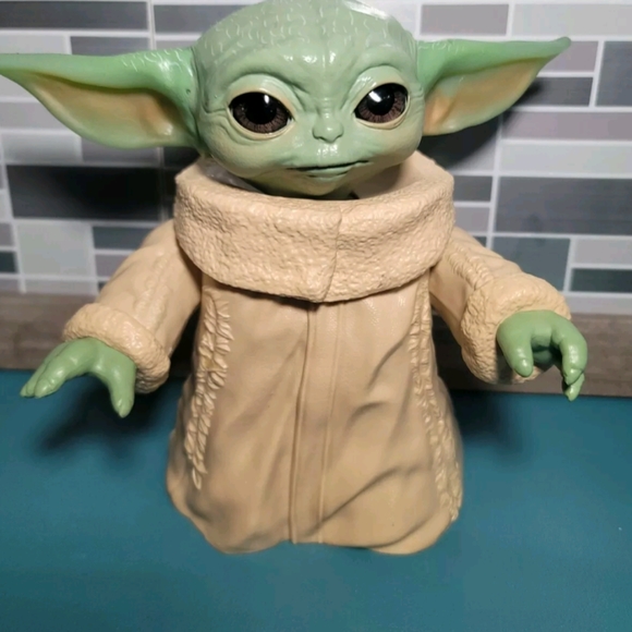 Star Wars The Mandalorian Baby Yoda posable action - Picture 4 of 11